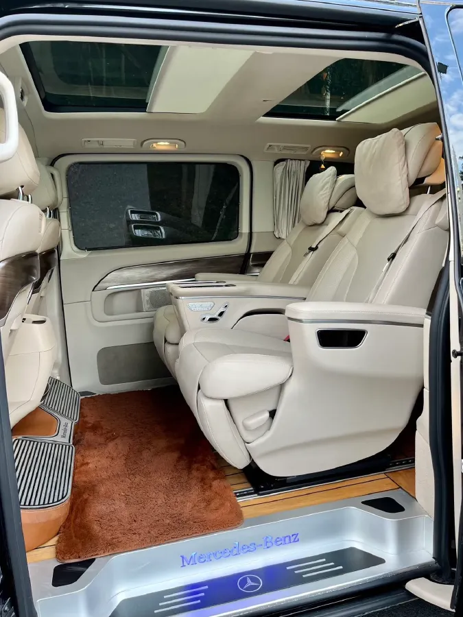 2022 Mercedes-Benz V Class 2.0T 211HP L4 9AT,autocango,china used car exporter,china ev exporter,chinese used car exporter,chinese used ev exporter