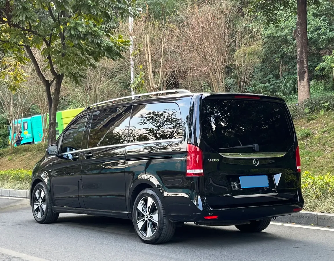 2022 Mercedes-Benz V Class 2.0T 211HP L4 9AT,autocango,china used car exporter,china ev exporter,chinese used car exporter,chinese used ev exporter