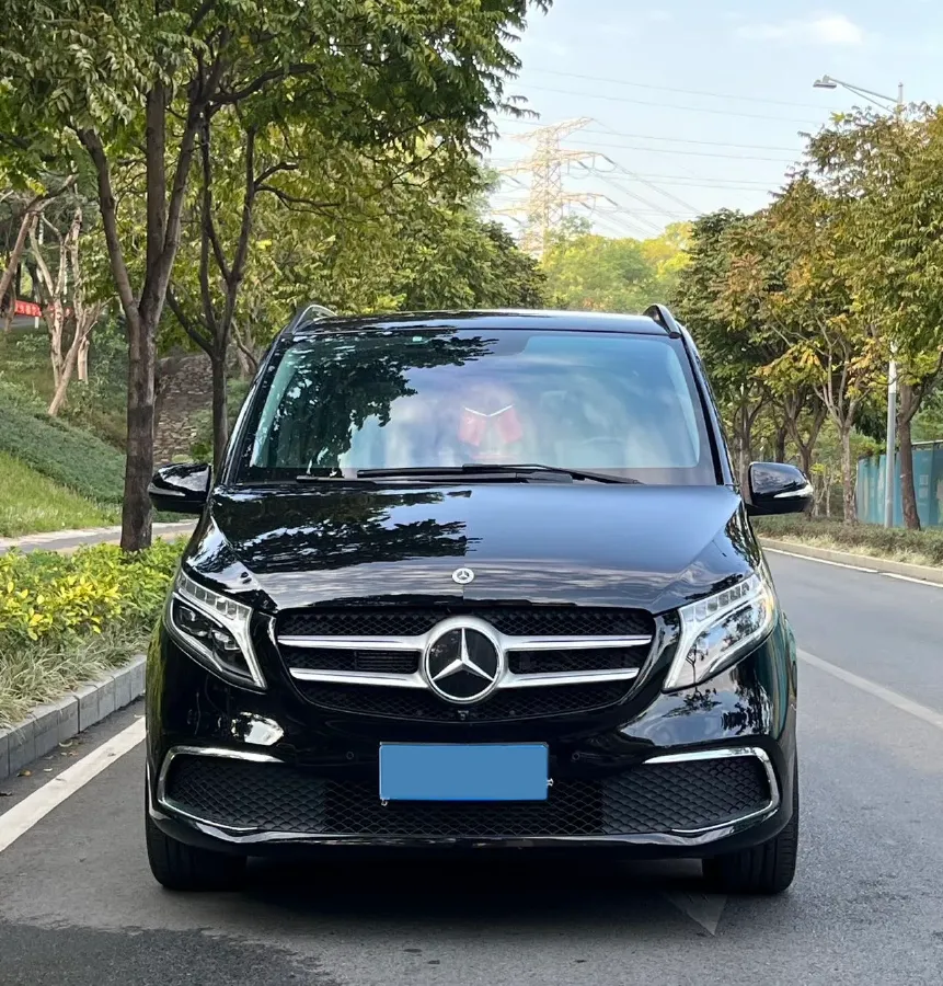 2022 Mercedes-Benz V Class 2.0T 211HP L4 9AT,autocango,china used car exporter,china ev exporter,chinese used car exporter,chinese used ev exporter