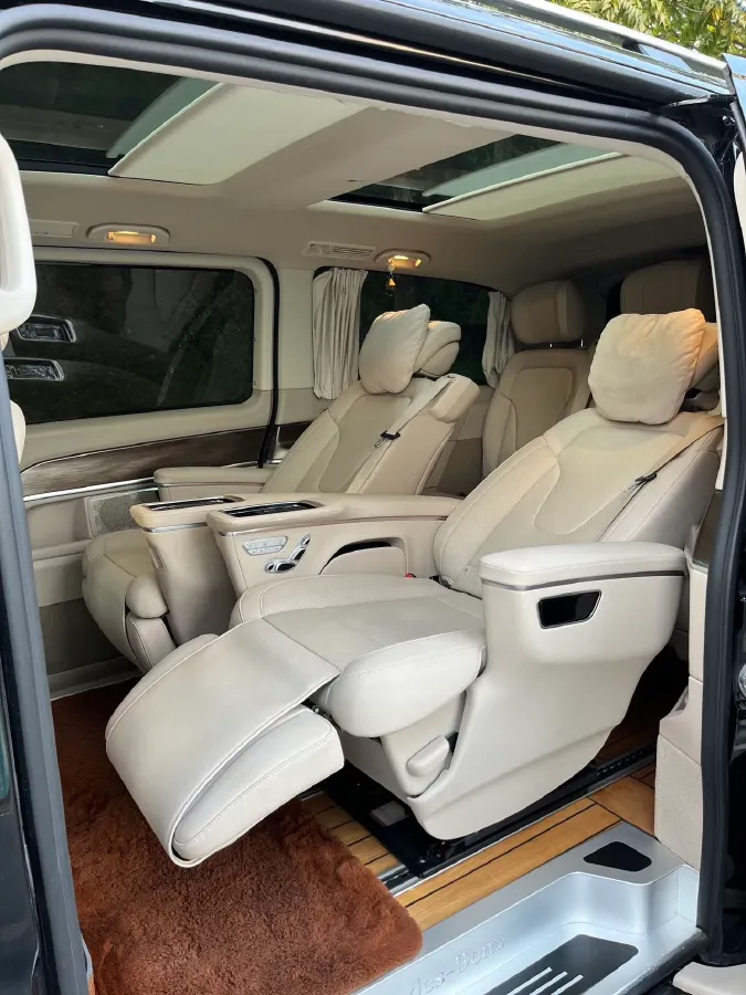 2022 Mercedes-Benz V Class 2.0T 211HP L4 9AT,autocango,china used car exporter,china ev exporter,chinese used car exporter,chinese used ev exporter