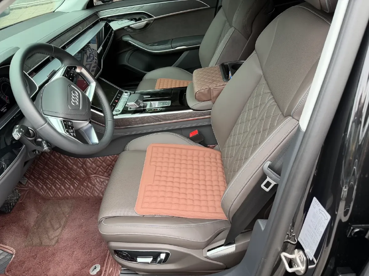 2025 Audi A8 3.0T 286HP V6 8AT,autocango,china used car exporter,china ev exporter,chinese used car exporter,chinese used ev exporter