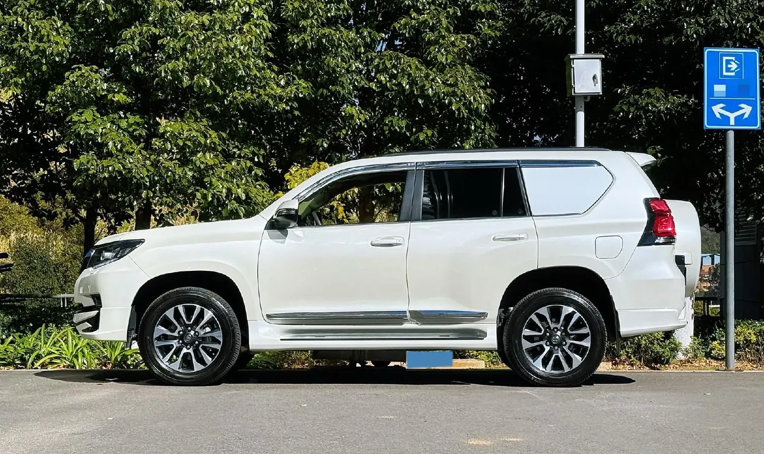 2023 Iveco DeYi 2.5T 122HP L4 6AT,autocango,china used car exporter,china ev exporter,chinese used car exporter,chinese used ev exporter