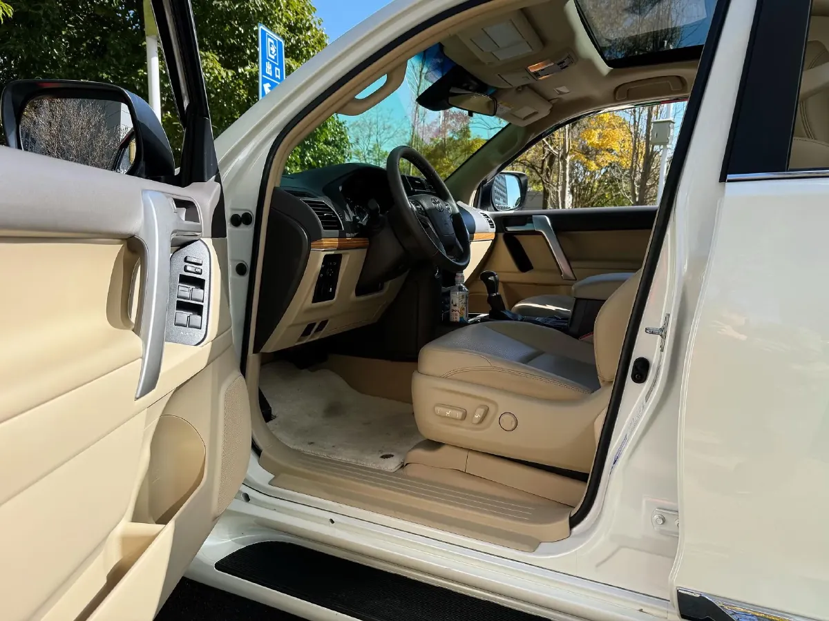 2023 Iveco DeYi 2.5T 122HP L4 6AT,autocango,china used car exporter,china ev exporter,chinese used car exporter,chinese used ev exporter