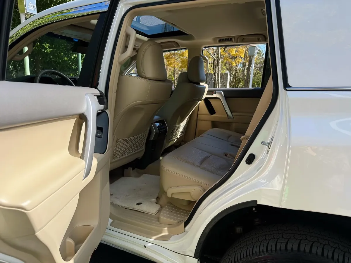 2023 Iveco DeYi 2.5T 122HP L4 6AT,autocango,china used car exporter,china ev exporter,chinese used car exporter,chinese used ev exporter