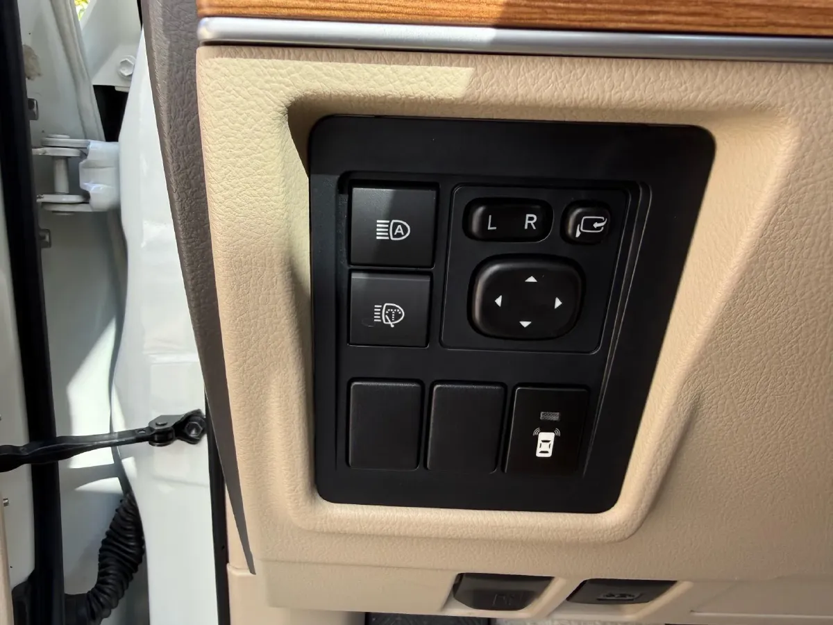 2023 Iveco DeYi 2.5T 122HP L4 6AT,autocango,china used car exporter,china ev exporter,chinese used car exporter,chinese used ev exporter