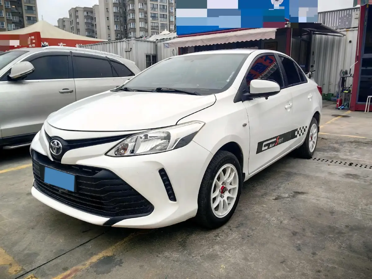 2017 Toyota Yaris L 1.5L 107HP L4 5MT