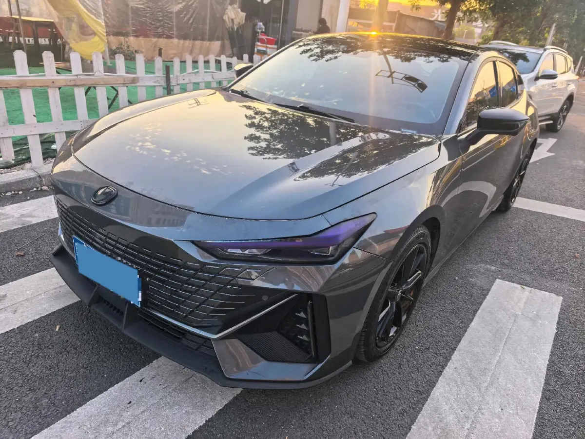 2022 ChangAn UNI-V 1.5T 188HP L4 7DCT