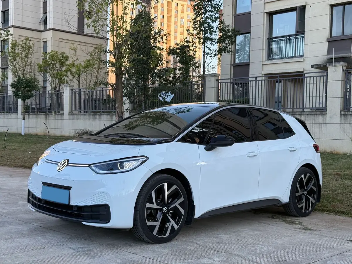 2025 Volkswagen ID.3 BEV 52.8KWH
