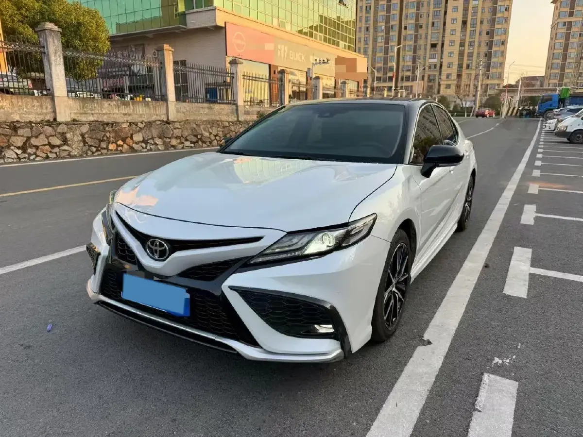 2021 Toyota Camry 2.5L 209HP L4 8AT