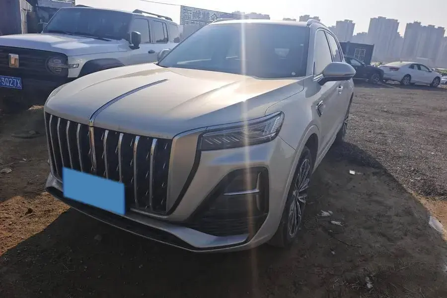 2023 HongQi HS5 2.0T 252HP L4 8AT