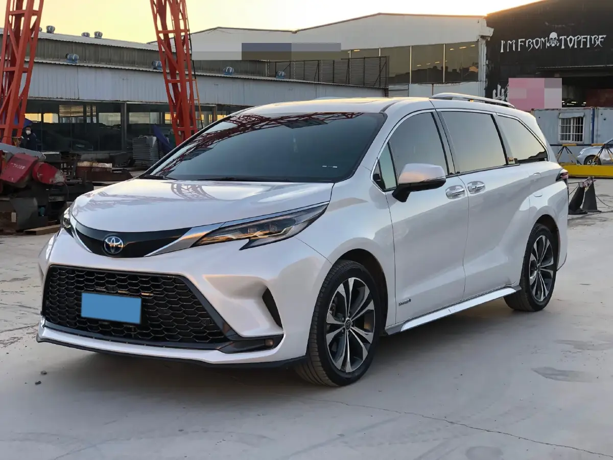 2023 Toyota Granvia 2.5L 189HP L4 E-CVT Hybrid