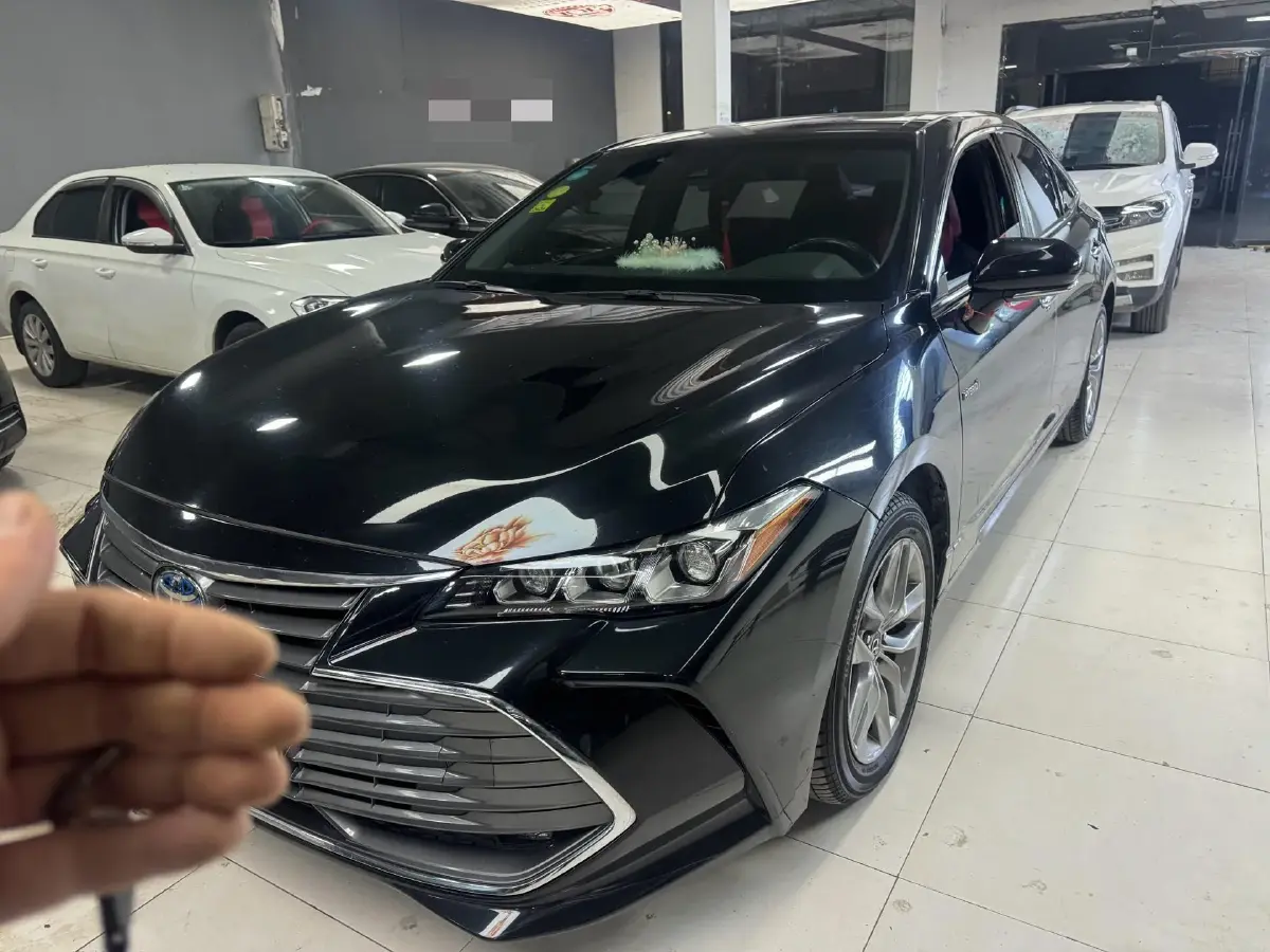 2019 Toyota Avalon 2.5L 178HP L4 E-CVT Hybrid