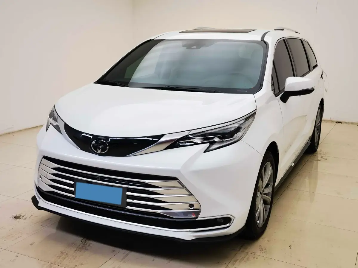2024 Toyota Sienna 2.5L 189HP L4 E-CVT Hybrid