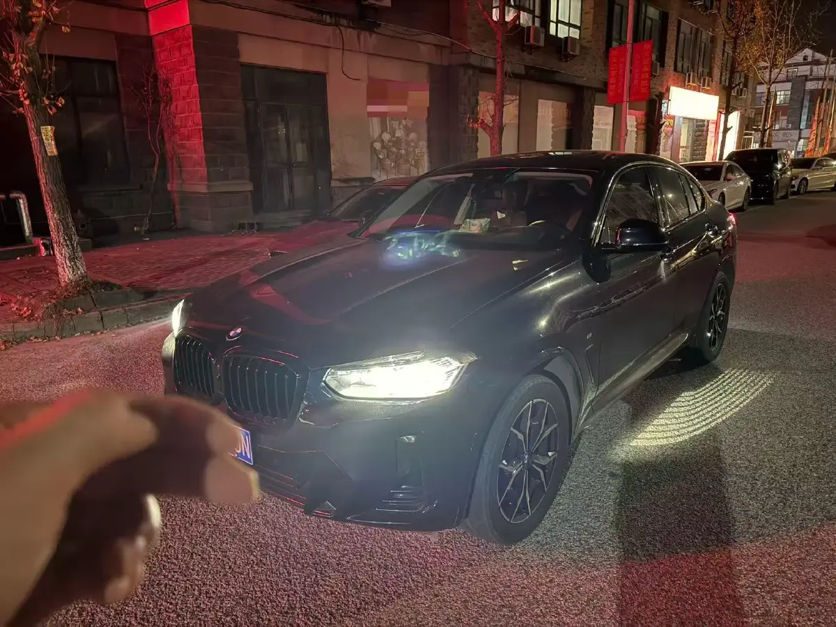 2022 BMW X4 2.0T 245HP L4 8AT