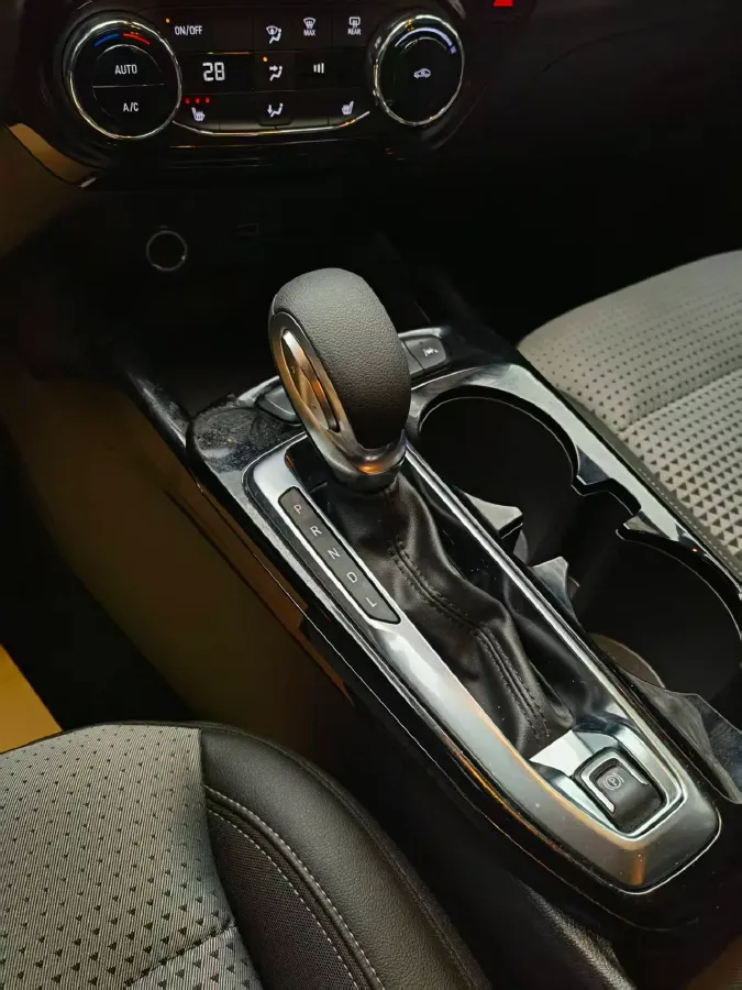 2022 Chevrolet Seeker 1.5T 184HP L4 CVT,autocango,china used car exporter,china ev exporter,chinese used car exporter,chinese used ev exporter