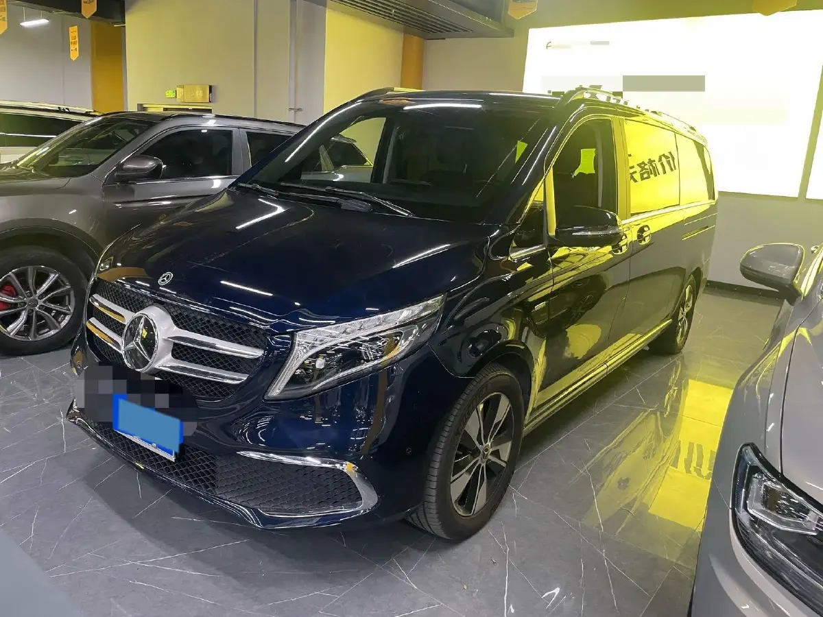 2021 Mercedes-Benz V Class 2.0T 211HP L4 9AT