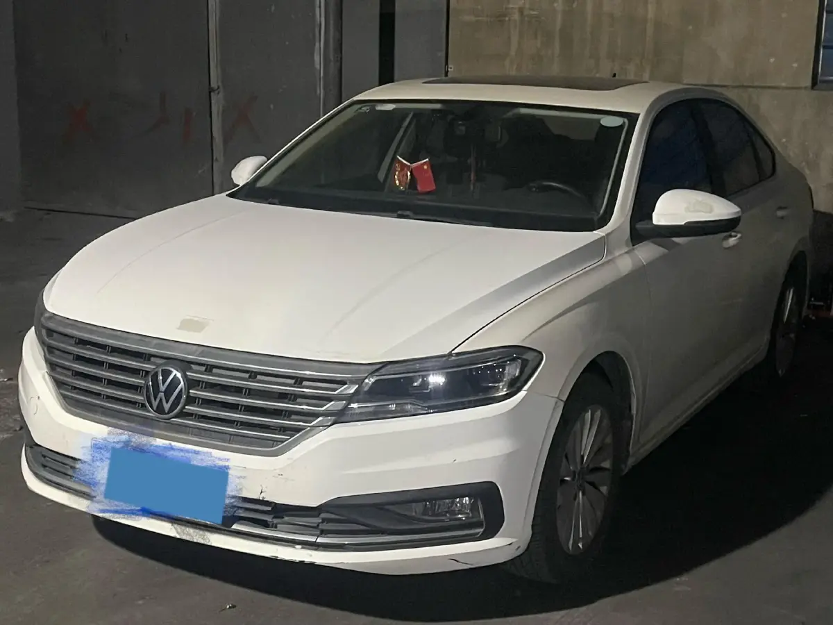 2022 Volkswagen Sagitar 1.2T 116HP L4 7DCT