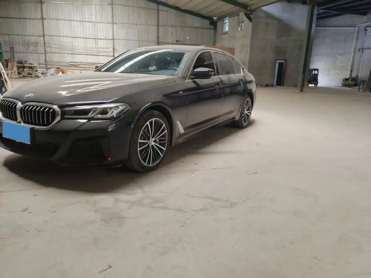 2023 BMW 5 Series 2.0T 245HP L4 8AT