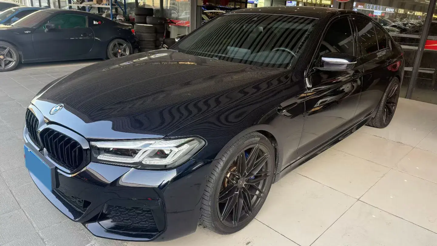 2022 BMW 5 Series 2.0T 252HP L4 8AT