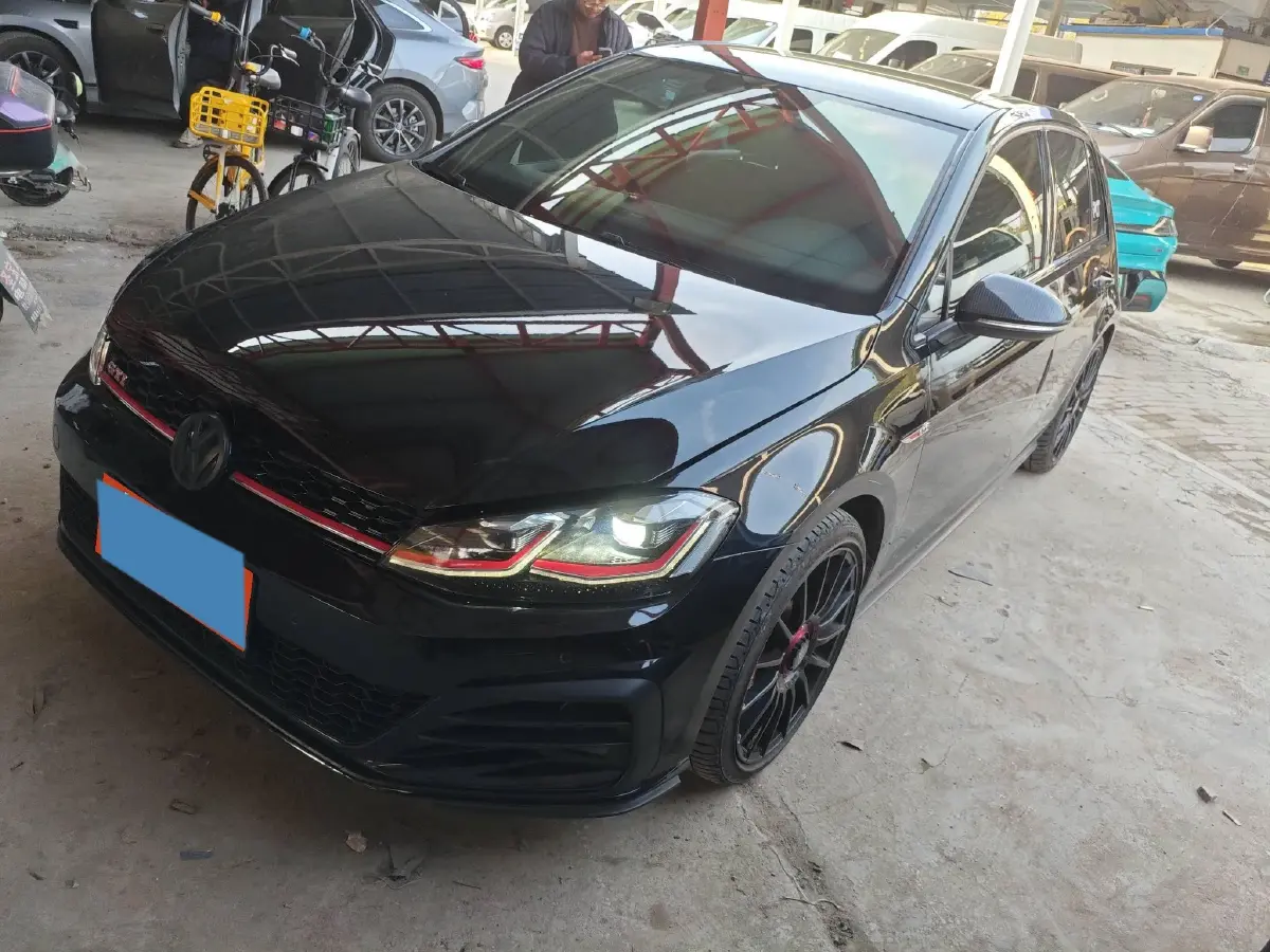 2018 Volkswagen GolfGTI 2.0T 220HP L4 7DCT