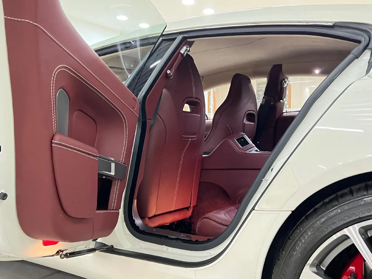 2016 Aston Martin Rapide 6.0L 518HP V12 8AT,autocango,china used car exporter,china ev exporter,chinese used car exporter,chinese used ev exporter