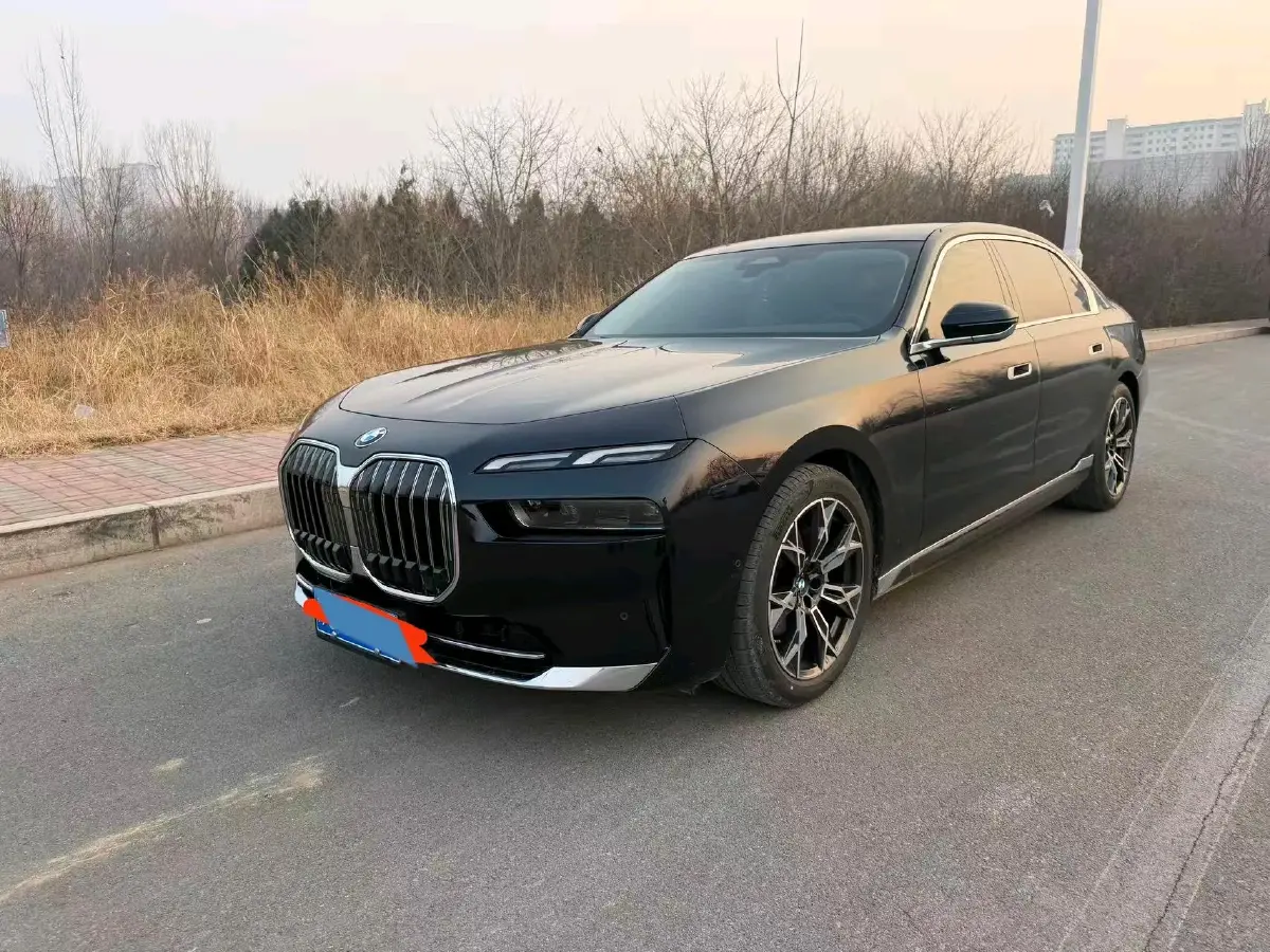 2023 BMW 7 Series 3.0T 272HP L6 8AT