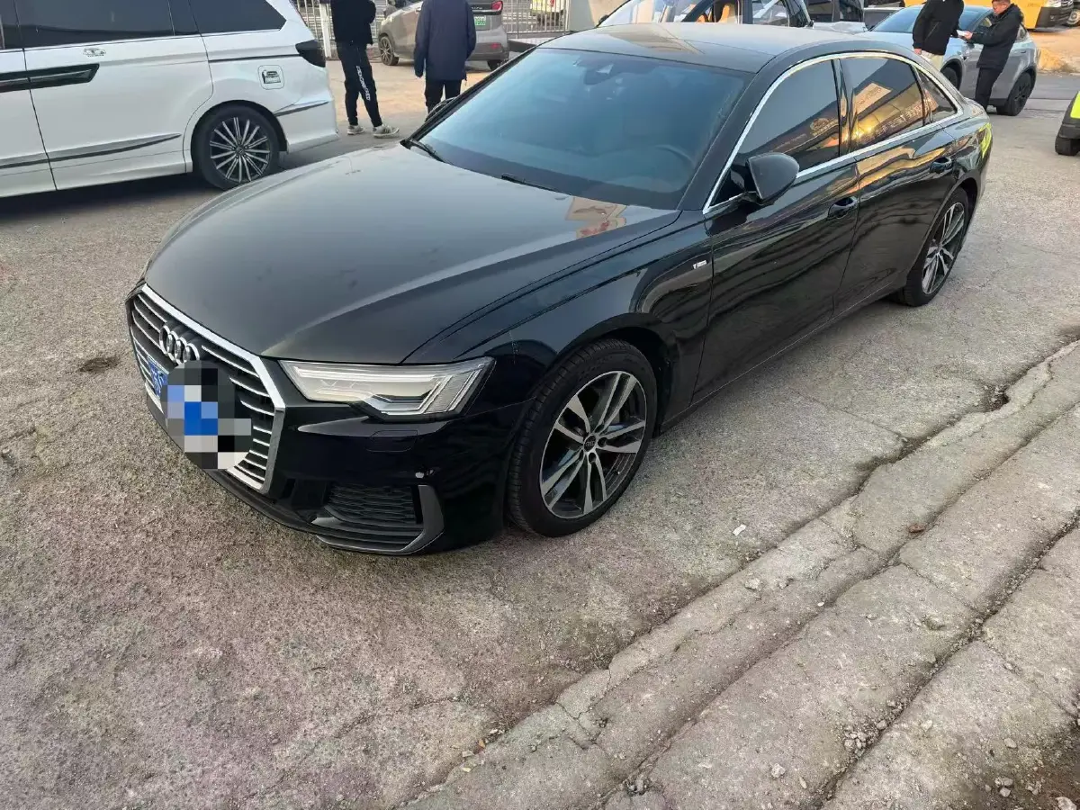 2022 Audi A6L 2.0T 190HP L4 7DCT