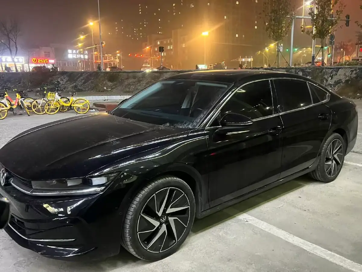 2024 Volkswagen Magotan 2.0T 220HP L4 7DCT