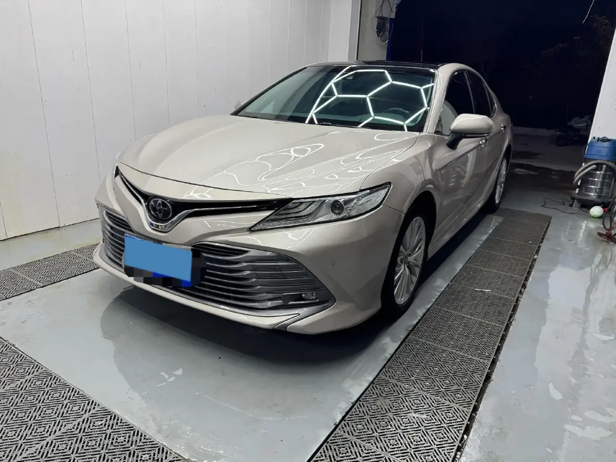 2018 Toyota Camry 2.5L 209HP L4 8AT