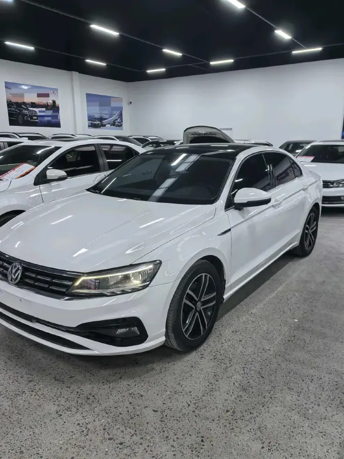 2019 Volkswagen Passat 1.4T 150HP L4 7DCT