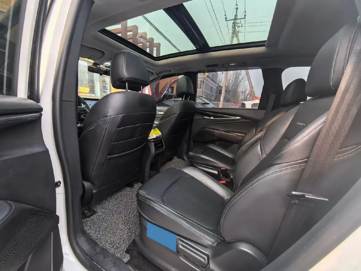 2022 MAXUS Euniq 5 BEV 70KWH,autocango,china used car exporter,china ev exporter,chinese used car exporter,chinese used ev exporter