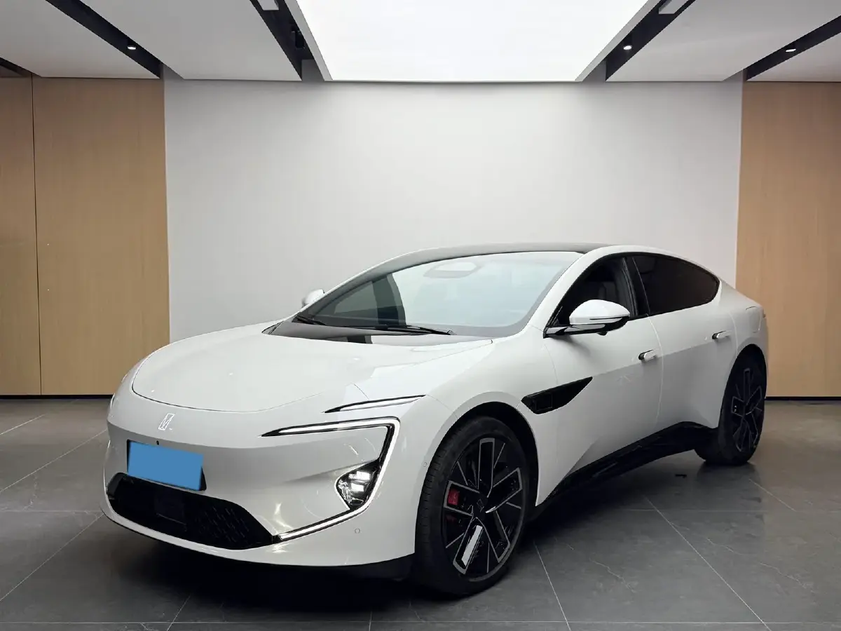 2025 Avatr 12 1.5T 156HP L4 REEV 39.05KWH