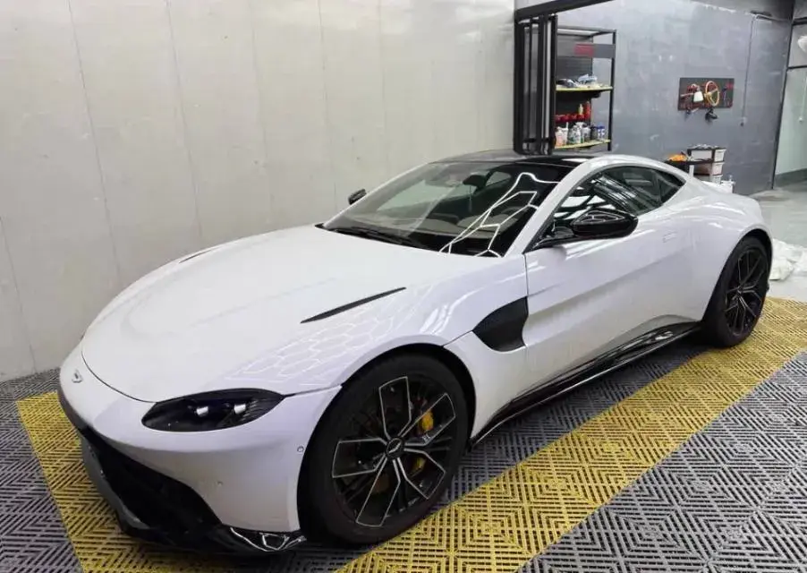 2018 Aston Martin V8 Vantage 4.0T 510HP V8 8AT