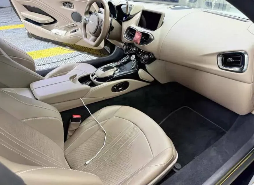 2018 Aston Martin V8 Vantage 4.0T 510HP V8 8AT,autocango,china used car exporter,china ev exporter,chinese used car exporter,chinese used ev exporter