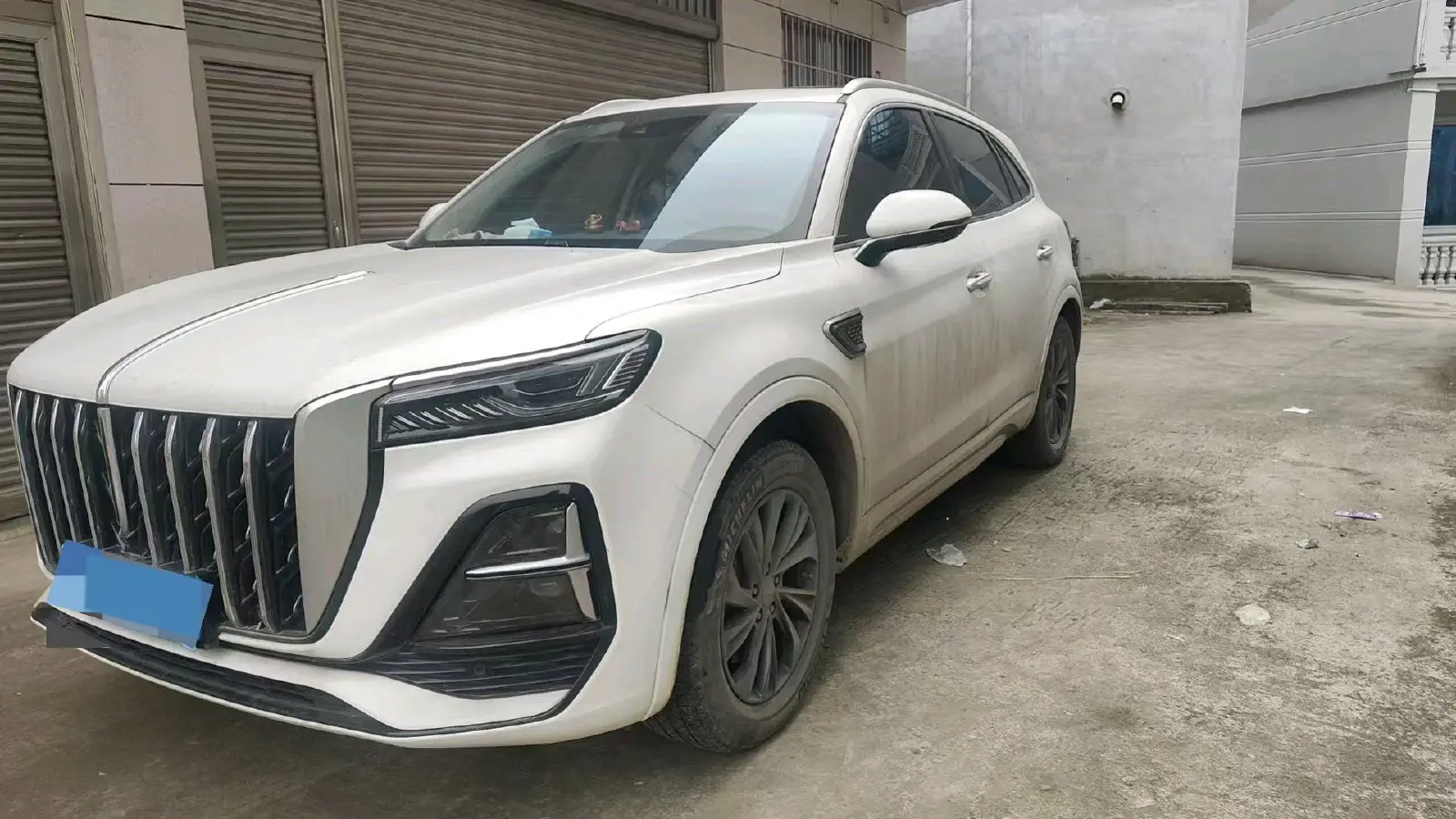 2023 HongQi HS5 2.0T 252HP L4 8AT