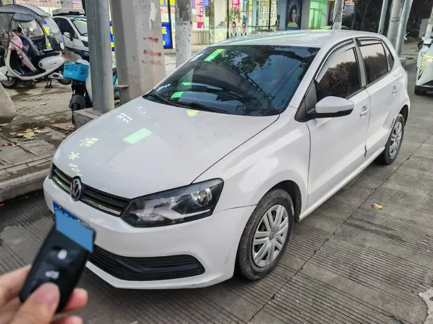 2016 Volkswagen Polo 1.4L 90HP L4 5MT
