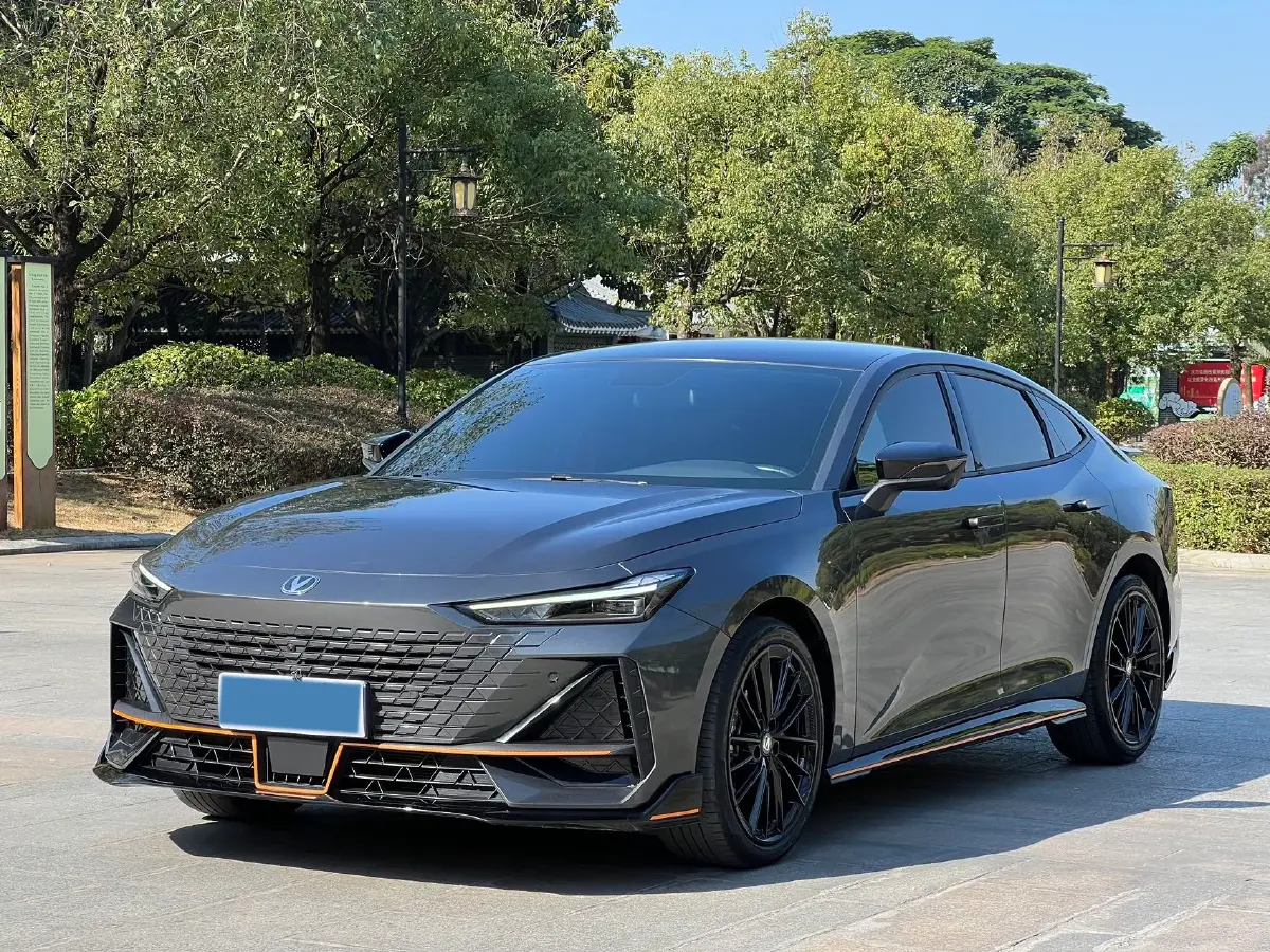 2022 ChangAn UNI-V 1.5T 188HP L4 7DCT