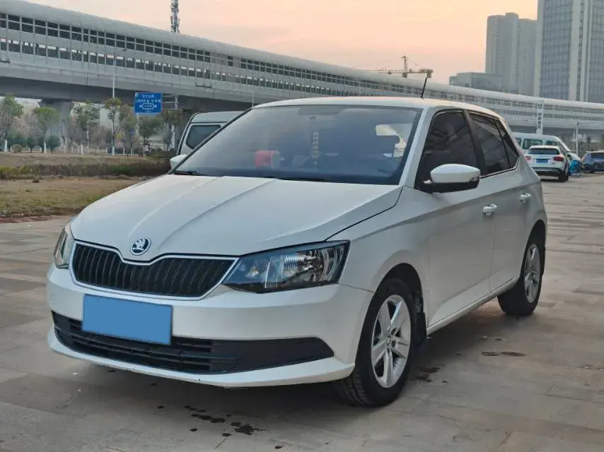 2017 Skoda Fabia 1.4L 90HP L4 6AT
