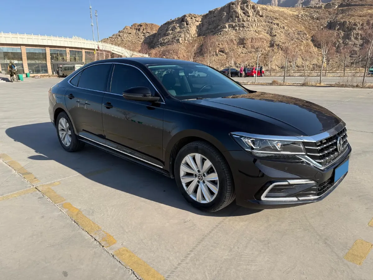 2021 Volkswagen Passat 2.0T 186HP L4 7DCT,autocango,china used car exporter,china ev exporter,chinese used car exporter,chinese used ev exporter