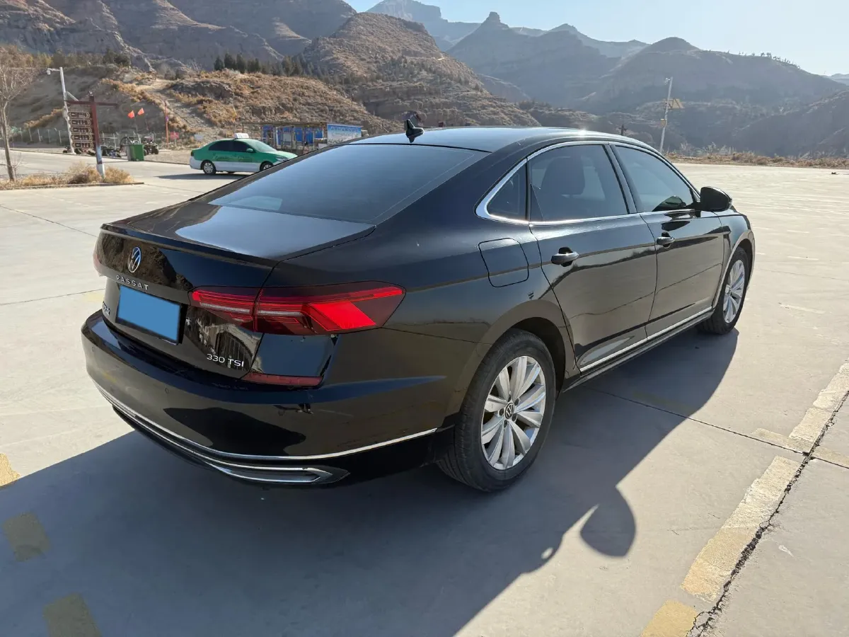 2021 Volkswagen Passat 2.0T 186HP L4 7DCT,autocango,china used car exporter,china ev exporter,chinese used car exporter,chinese used ev exporter