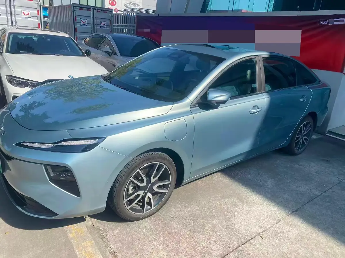 2025 Roewe D6 BEV
