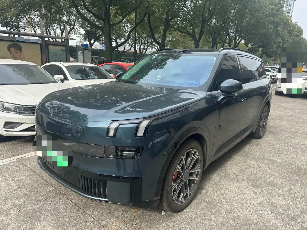 2025 LYNK&CO 900 2.0T 254HP L4 3DHT PHEV