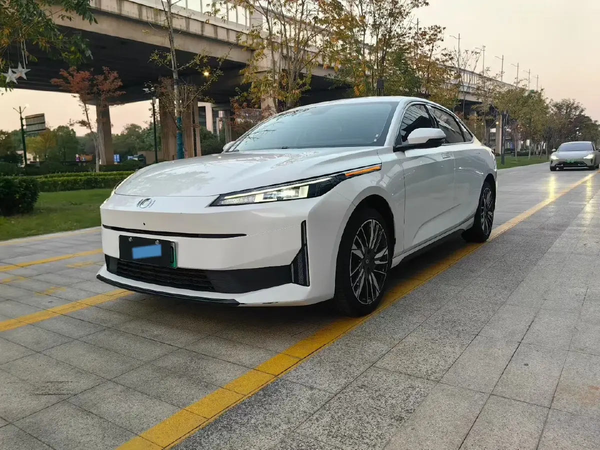 2024 ChangAn QiYuan A05 1.5L 110HP L4 E-CVT PHEV 18.99KWH