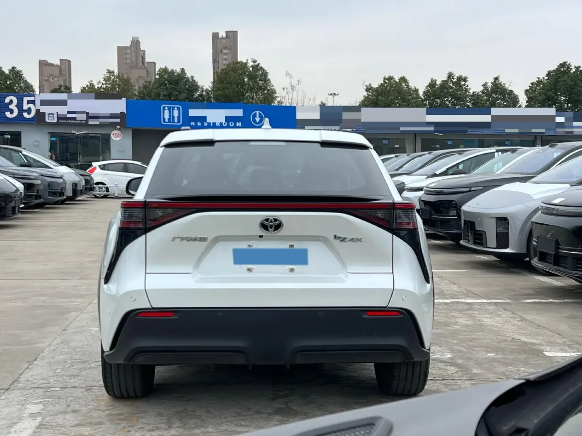 2022 Toyota bZ4X BEV 66.7KWH,autocango,china used car exporter,china ev exporter,chinese used car exporter,chinese used ev exporter