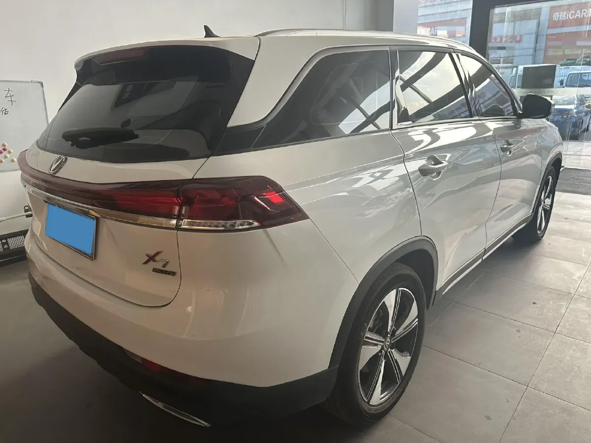 2024 ChangAn X7 PLUS 1.5T 188HP L4 7DCT,autocango,china used car exporter,china ev exporter,chinese used car exporter,chinese used ev exporter