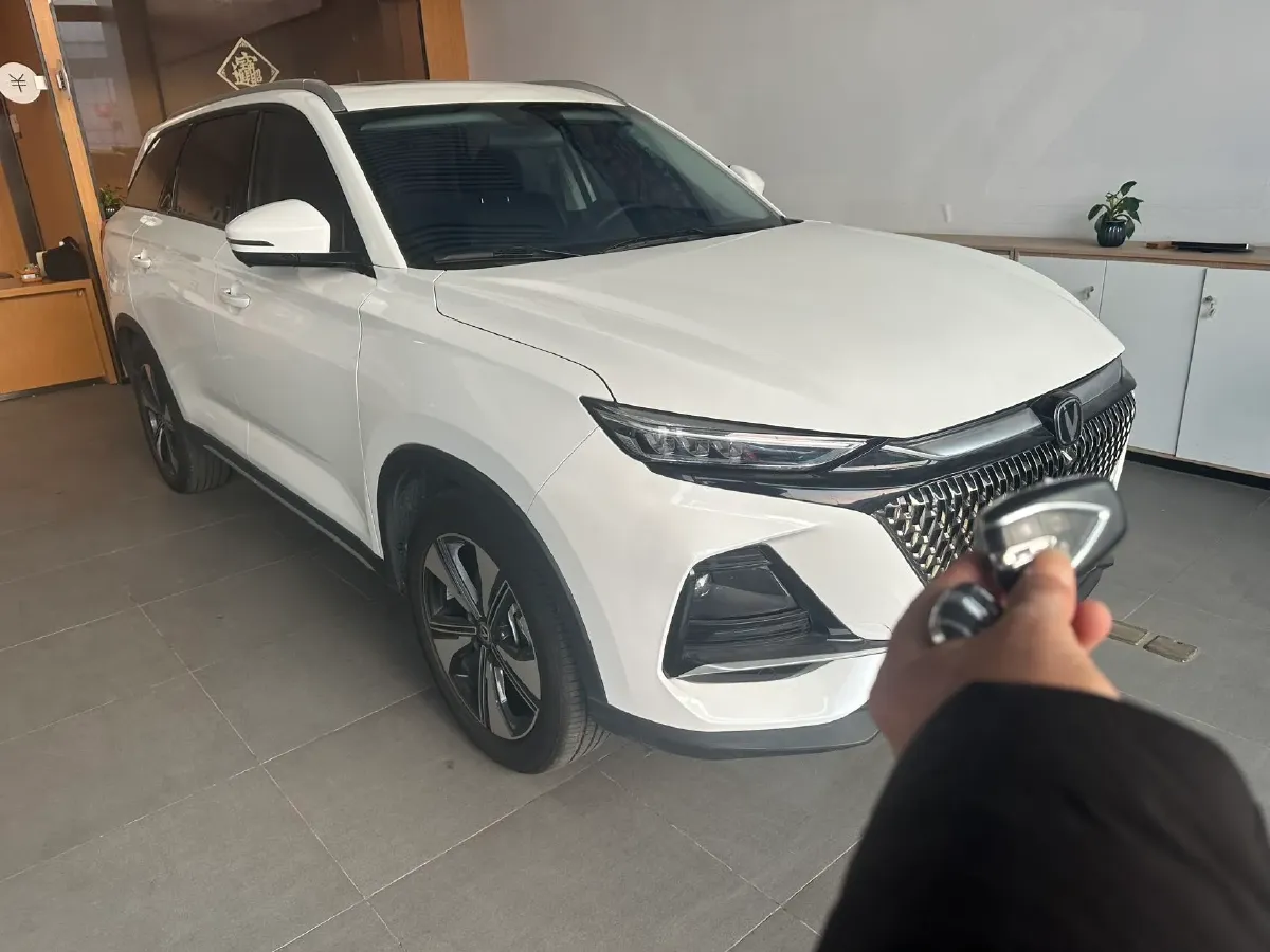 2024 ChangAn X7 PLUS 1.5T 188HP L4 7DCT,autocango,china used car exporter,china ev exporter,chinese used car exporter,chinese used ev exporter
