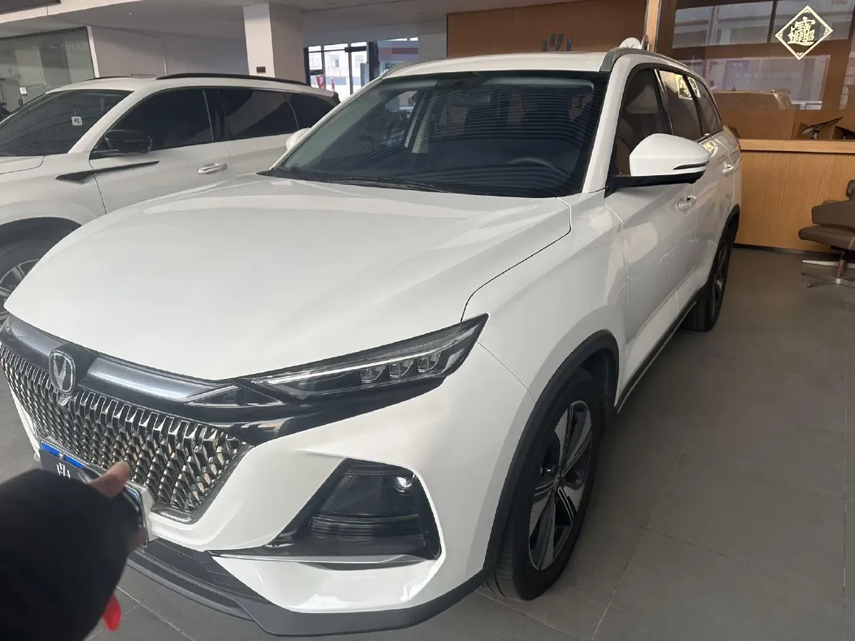 2024 ChangAn X7 PLUS 1.5T 188HP L4 7DCT,autocango,china used car exporter,china ev exporter,chinese used car exporter,chinese used ev exporter