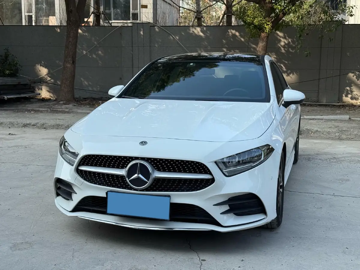 2019 Mercedes-Benz A Class 1.3T 136HP L4 7DCT