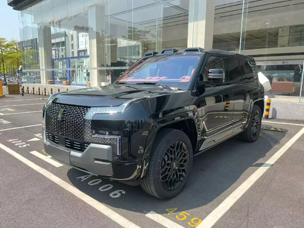 2023 YangWang U8 2.0T 272HP L4 REEV 49.05KWH