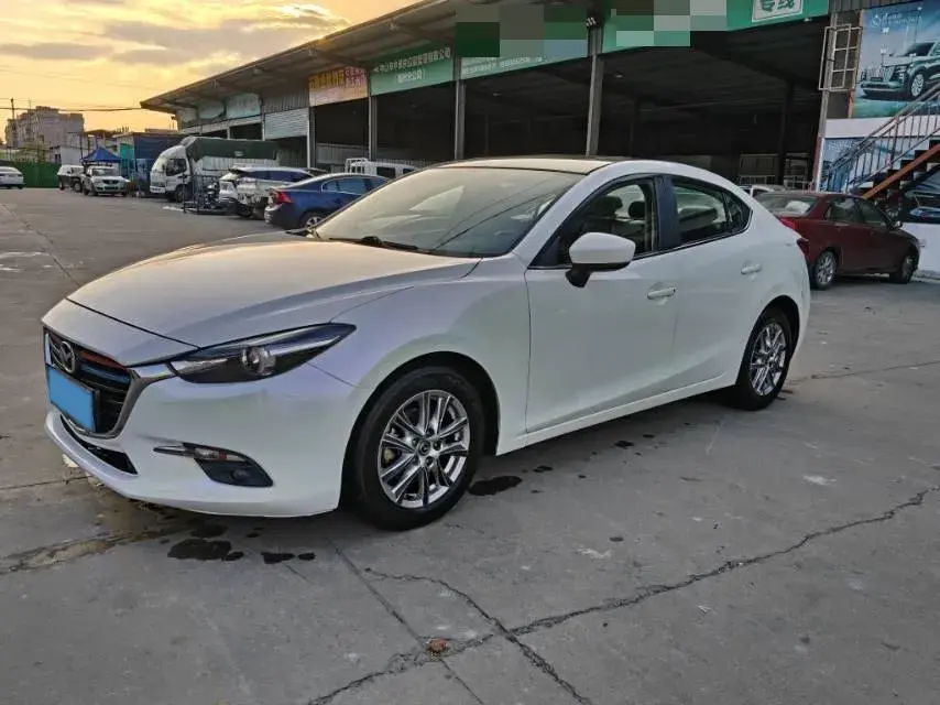 2017 Mazda 3 Axela 1.5L 117HP L4 6AT